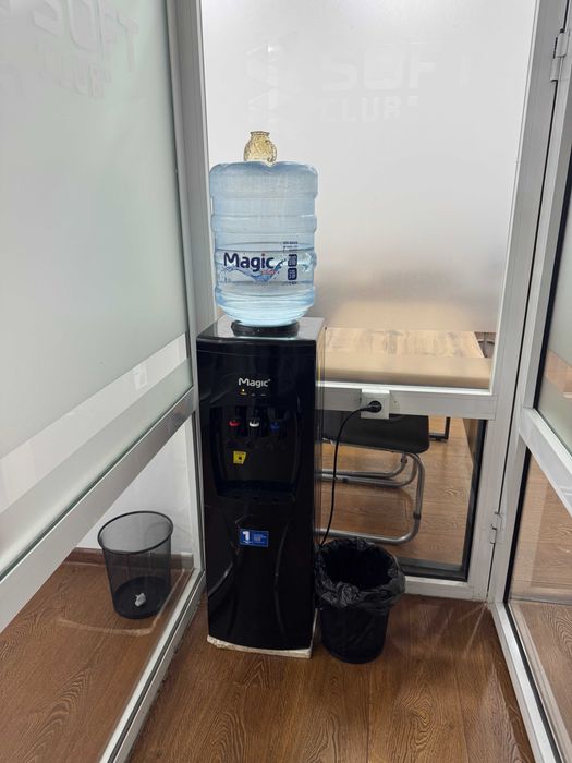 Офисная мебель: столы и стулья для учебных центров (новые)