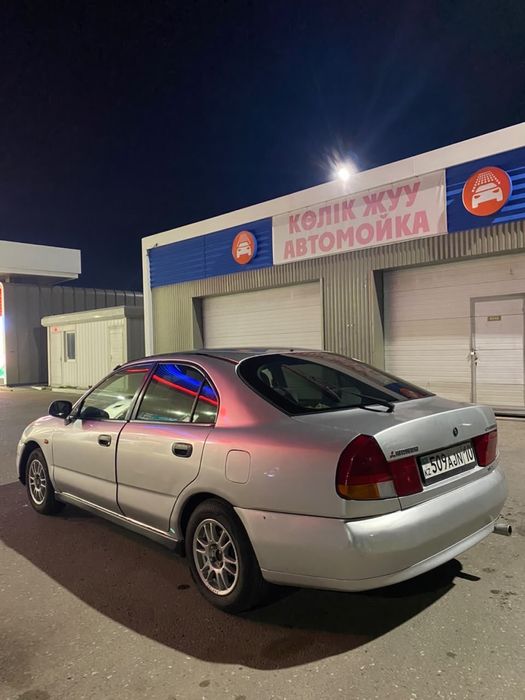 Mitsubishi carisma