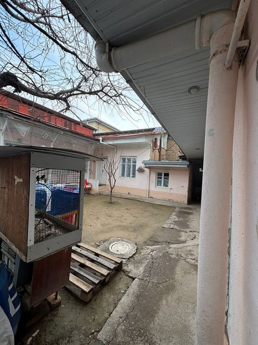 Hovli sotiladi,4.5sotix,turt burchak hovli,qazimahalla