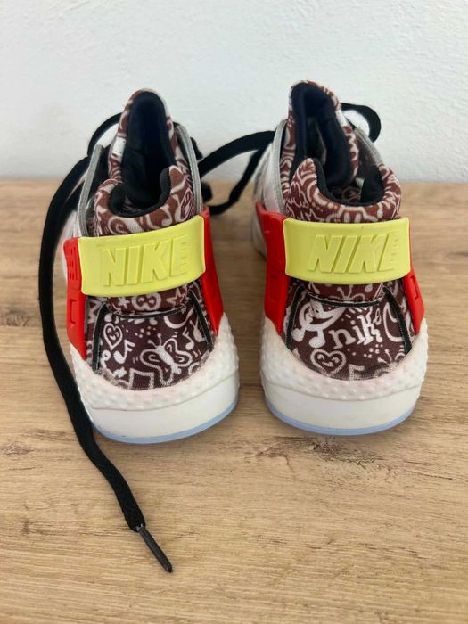 Nike Huarache стил маратонки – №38.5 (отговарят на 36/37) – отлично състояние