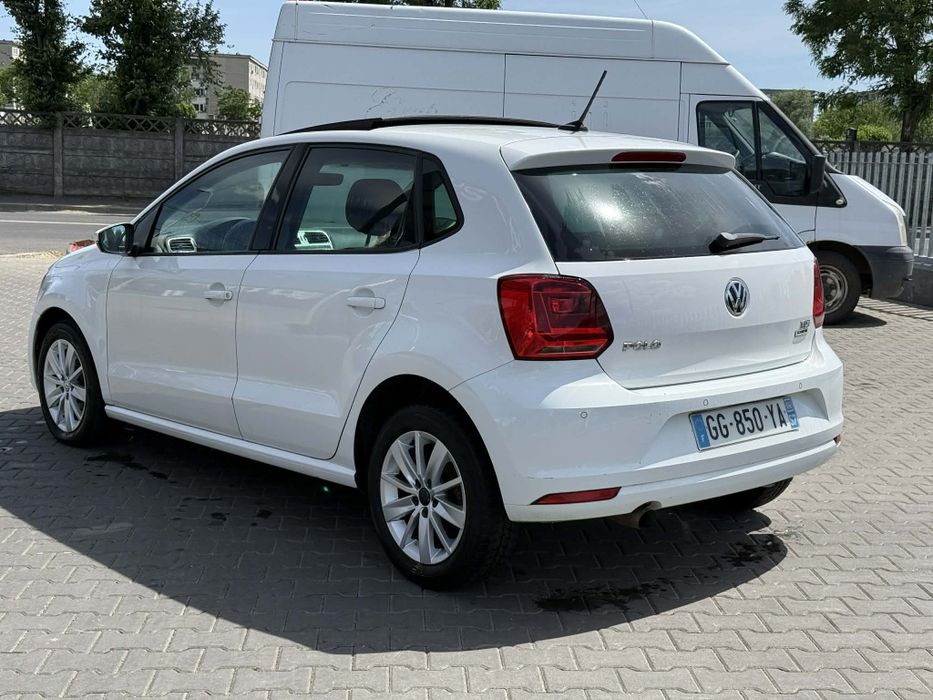 VOLKSWAGEN Polo 2015 — imagine 3