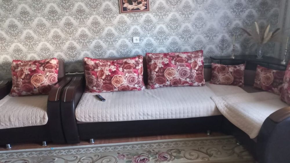 Продам угловой диван.
