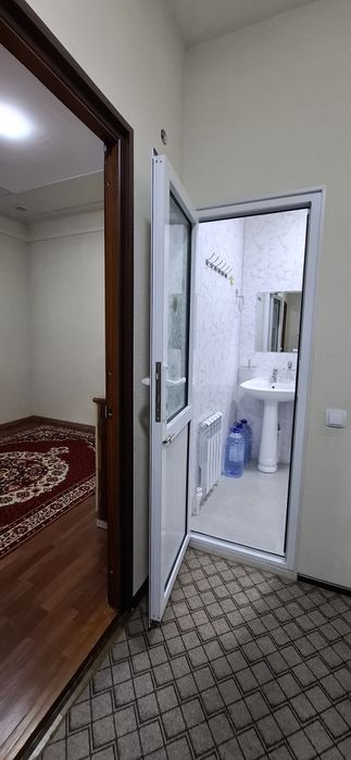Квартира бор. Катта йул юзида.