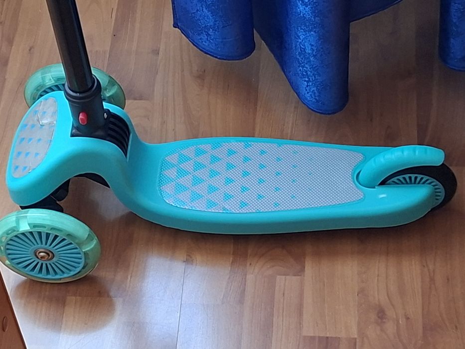Trotinetă copii cu 2 roți luminoase (Model stabil, import Franța) - Turcoaz