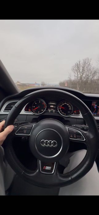 Vând Audi a5.