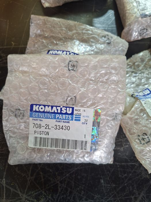 ПОРШЕНЬ Komatsu 708-2L-33430