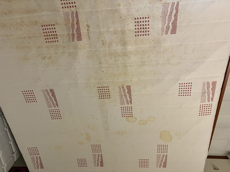 ПОДАРЯВАМ латексов матрак  144 / 200 см.