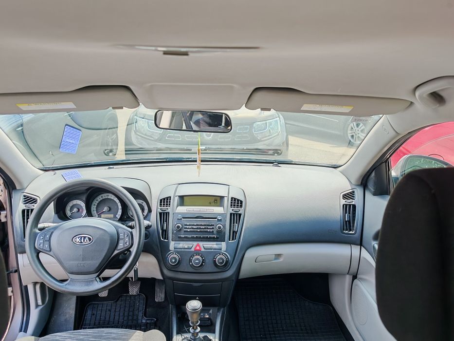 Vând: KIA Ceed 1.6 benzina 122 cp