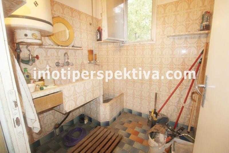 Продава се Тристаен апартамент в Пловдив, Христо Смирненски - 81 кв.м за 1321 €/кв.м - Снимка #13