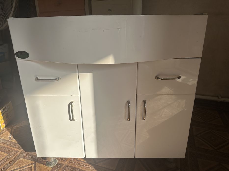 Тумба тумбочка раковина ванна