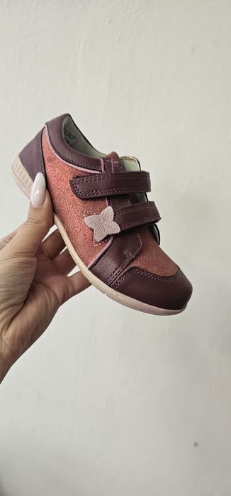 Детски обувки на Едро