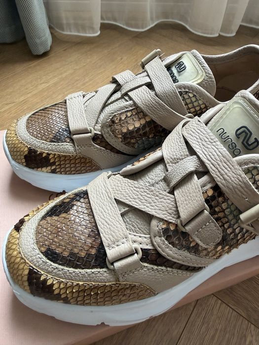 Кроссовки Nursace