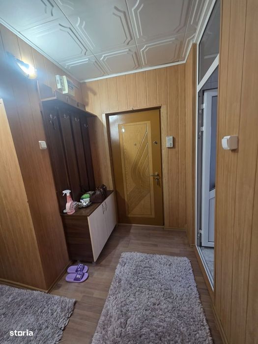 Apartament 3 camere Mioveni, et. 2 zona piata