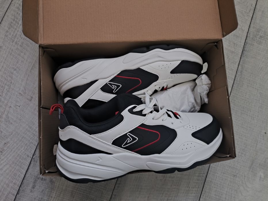 Кроссовки demix новые