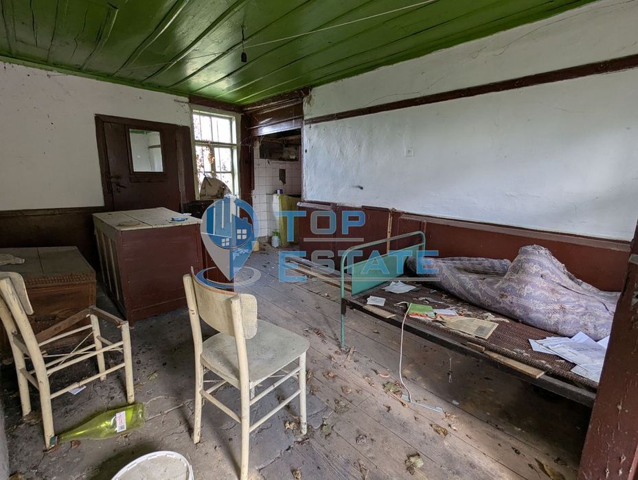 Къща с голям двор и кладенец в село Благоево, област Велико Търново