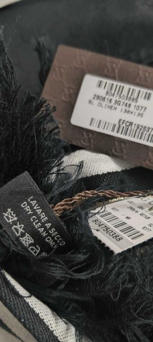 Eșarfă Gucci damă – originală, nouă, cu etichetă și cutie – mic defect