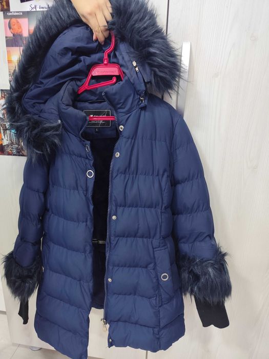 Тъмносиньо зимно яке