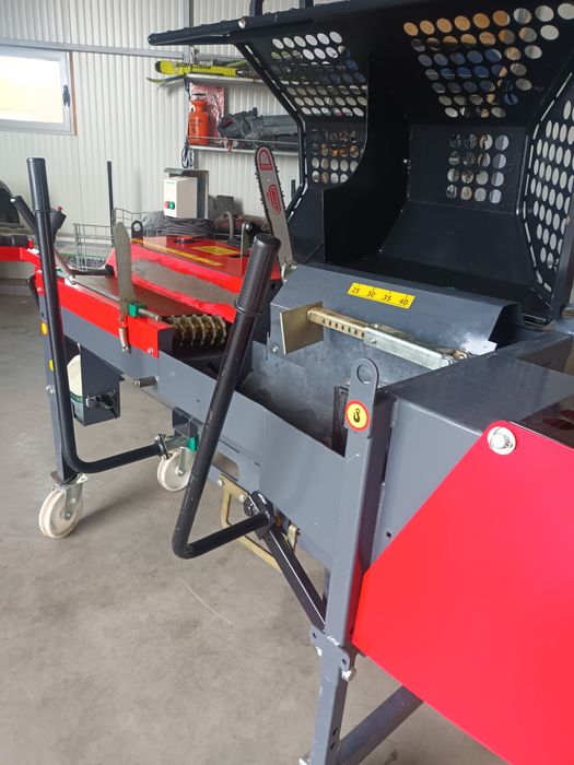 Машина за рязане и цепене на дърва