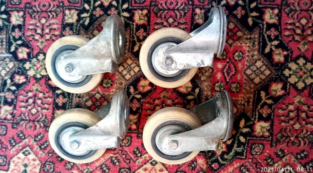 Колёса для тележки.