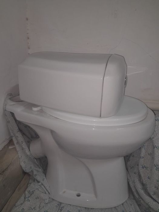 Унитаз сатылады Б/У