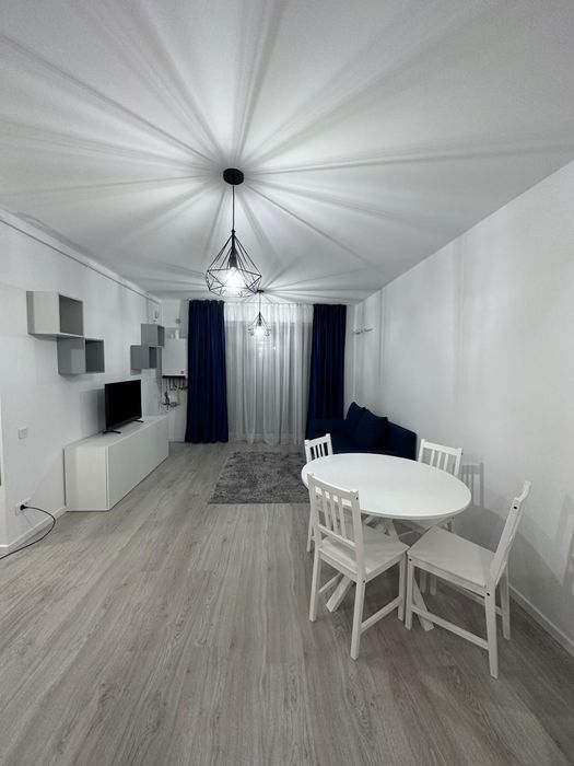 Inchiriez apartament