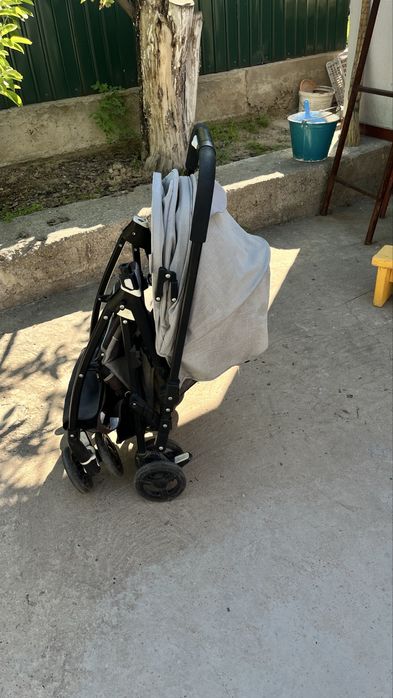 Коляска. Прогулочная коляска. Коляска для малышей