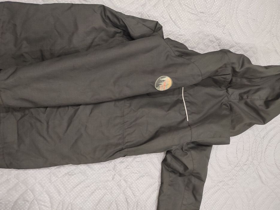 Продам куртку на подростка