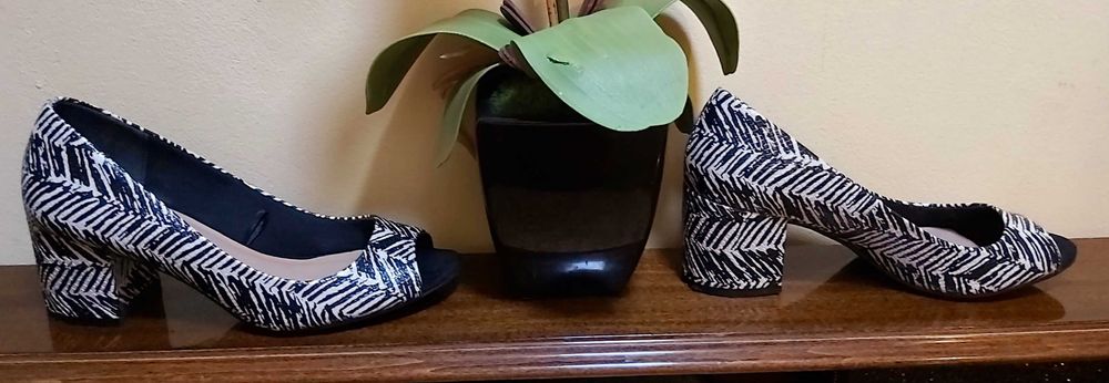 Женскин Замшевые Туфли 38р.