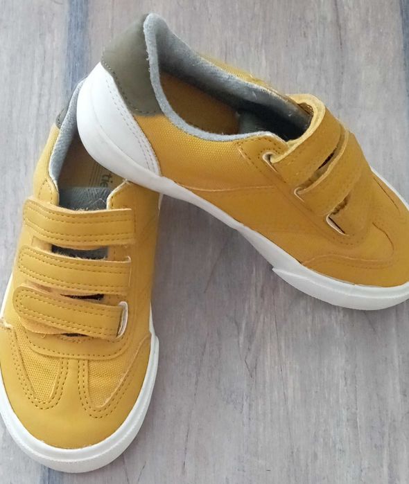 Обувки за момче 26/27. размер