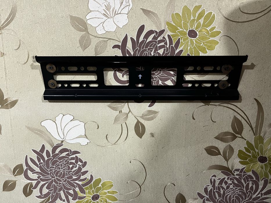 Телевизор Thomson 32” недорого, рабочий + кронштейн