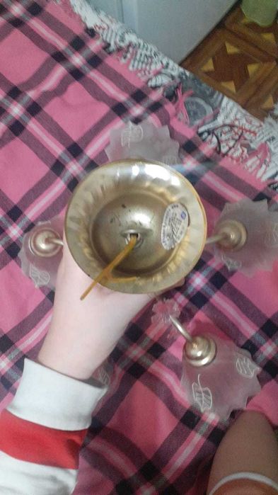 Продам люстрю  в хорошем состоянии