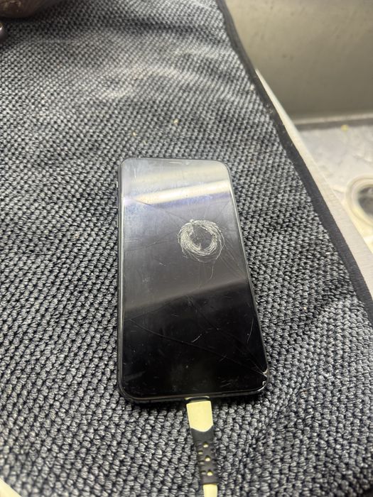 Iphone X topib olingan