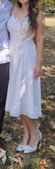 Бяла рокля Laona