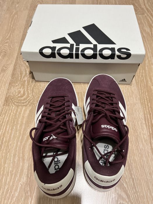 Кроссовки Adidas новые 39 размер