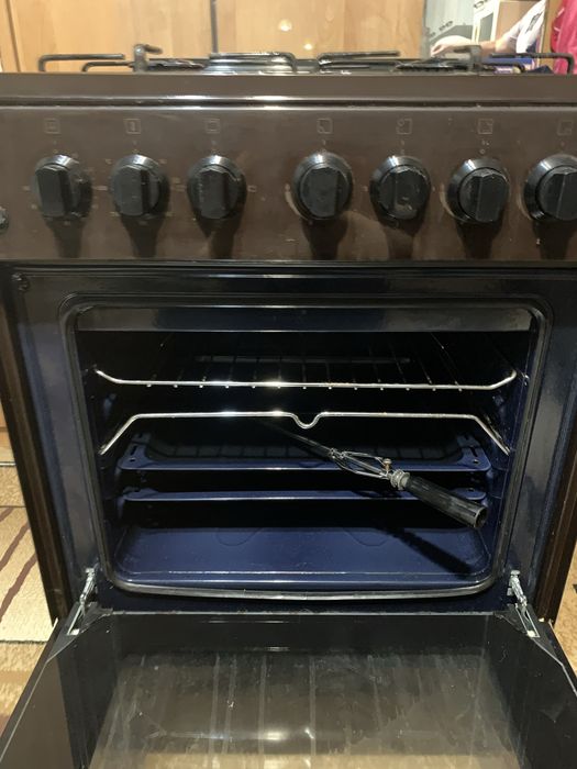 Продам газовую плиту