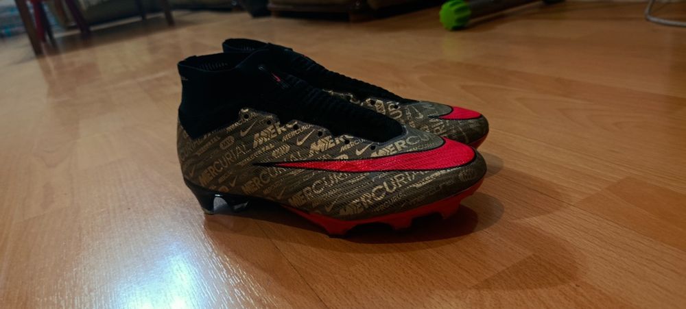 Бутсы футбольные