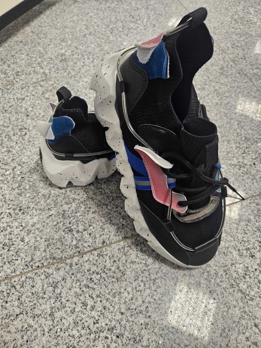 Дамски спортни маратонки