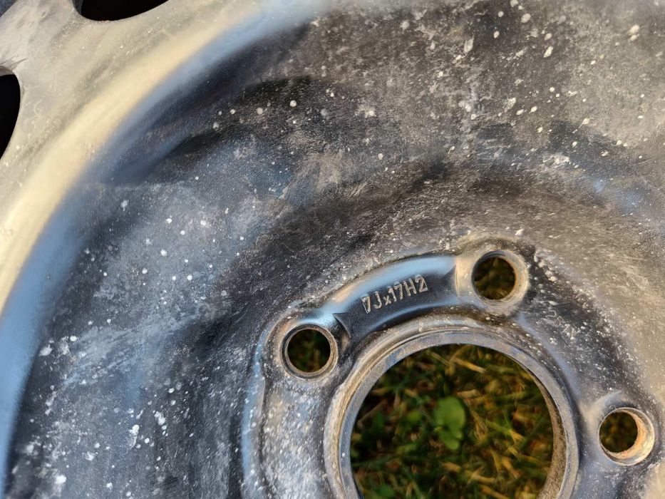 Гуми  с оригинални 3 таса за бус