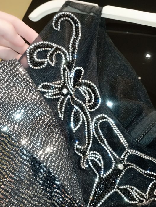 Rochie de seară , neagra cu paiete