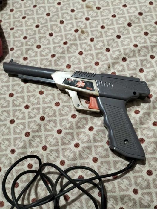 Pistol pentru joc NES