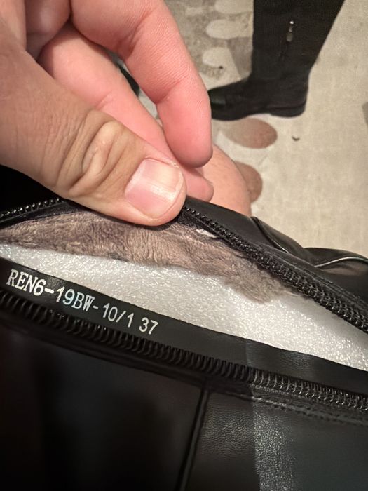 Продам женские сапоги