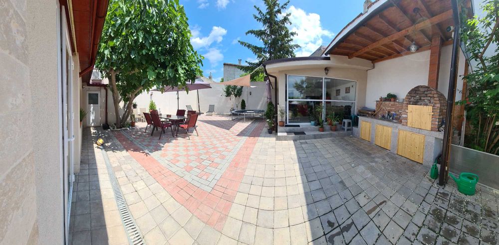 Casa la sol, in  zona Stadion, teren 440 mp