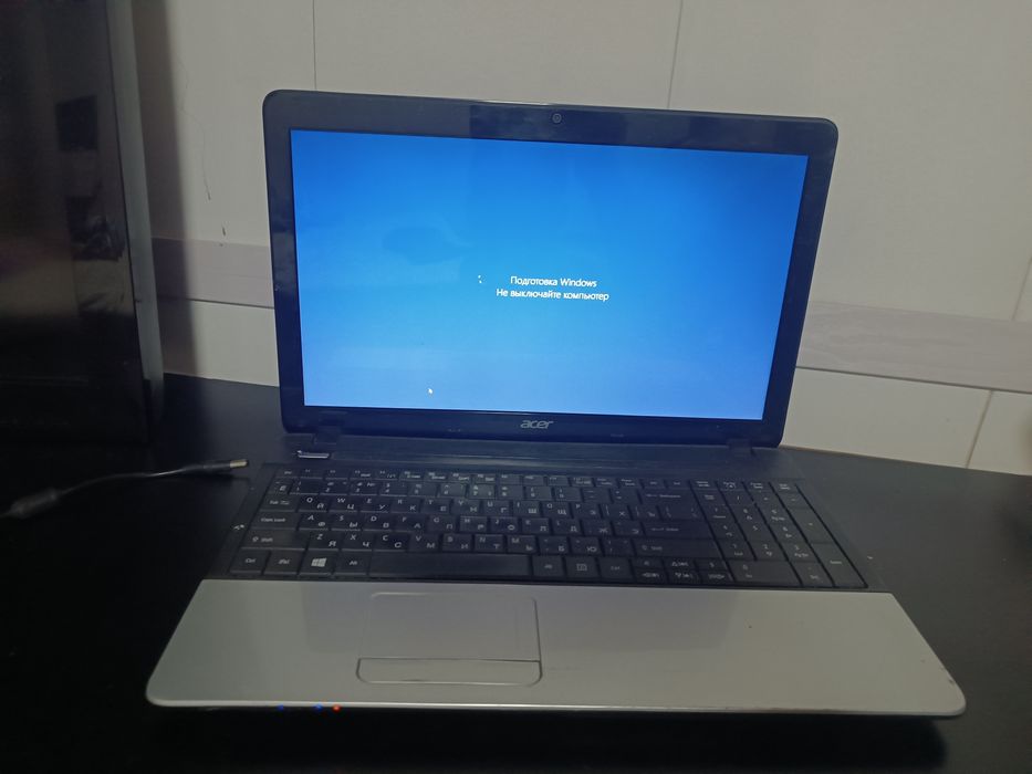 Два ноутбука Asus Acer