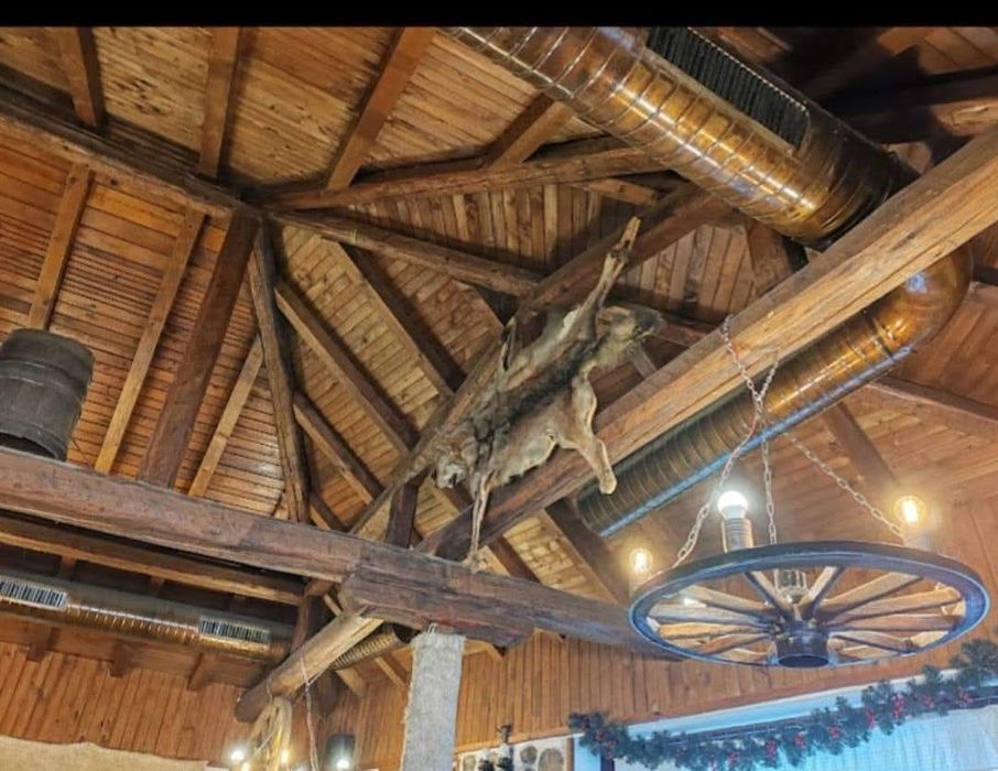 Полилеи, осветление от автентични колела от каруца с дървени чашки