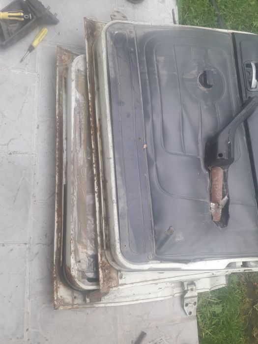 Продам ,  двери волга 24 10, блок 402,