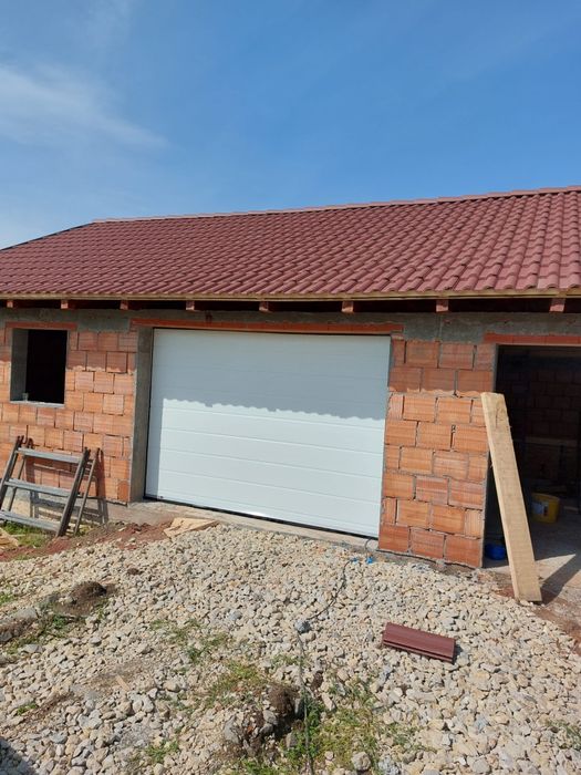 Usi de garaj secționale