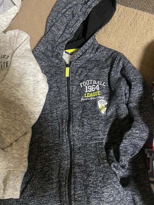 Кофты на замке на мальчика лет 8-9