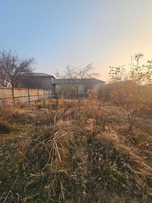 Нурафшон.(Тойтепа ).Макро. Продам 8 соток   под строительство дома.
