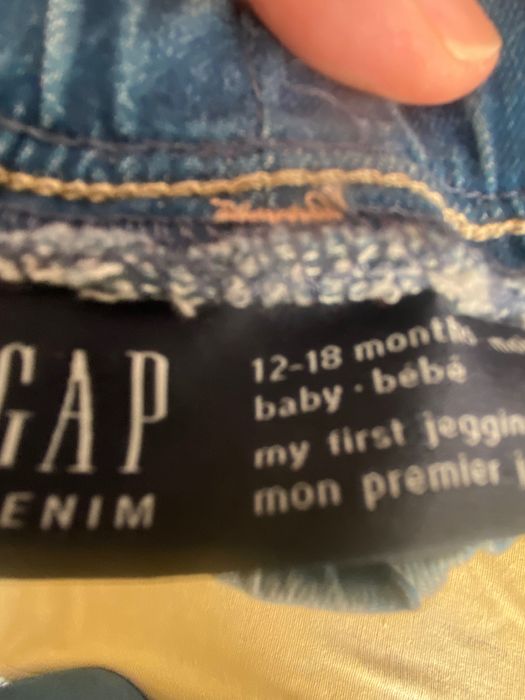 Бебешки дънки  GAP за 12-18 месеца