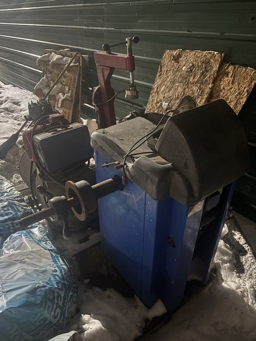 Продам оборудование для шиномонтажа комплект бу